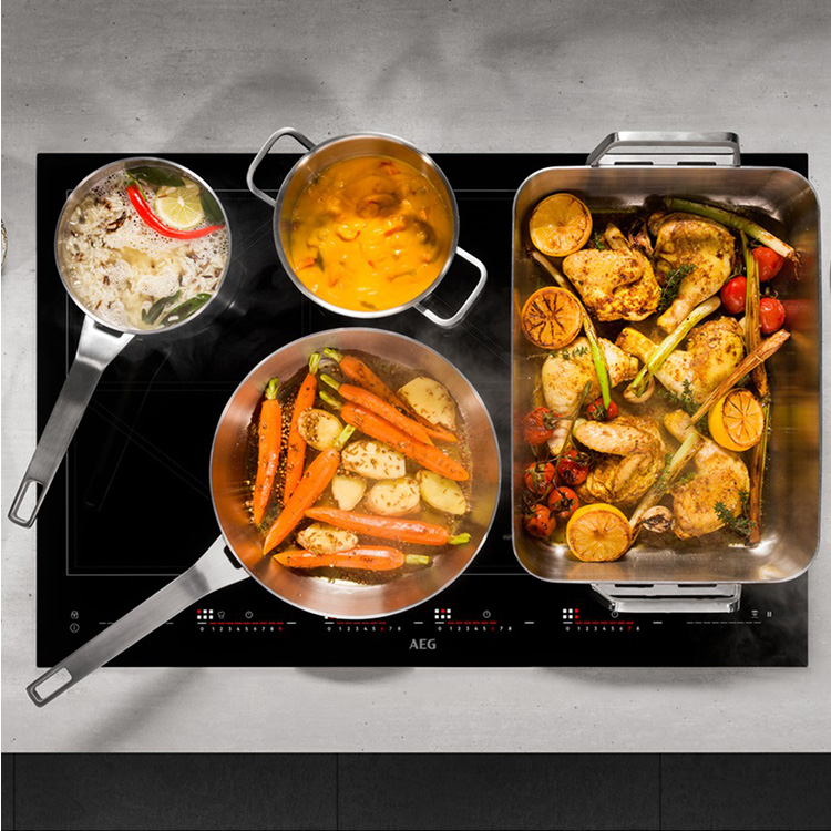 AEG Flexible hob cooking features