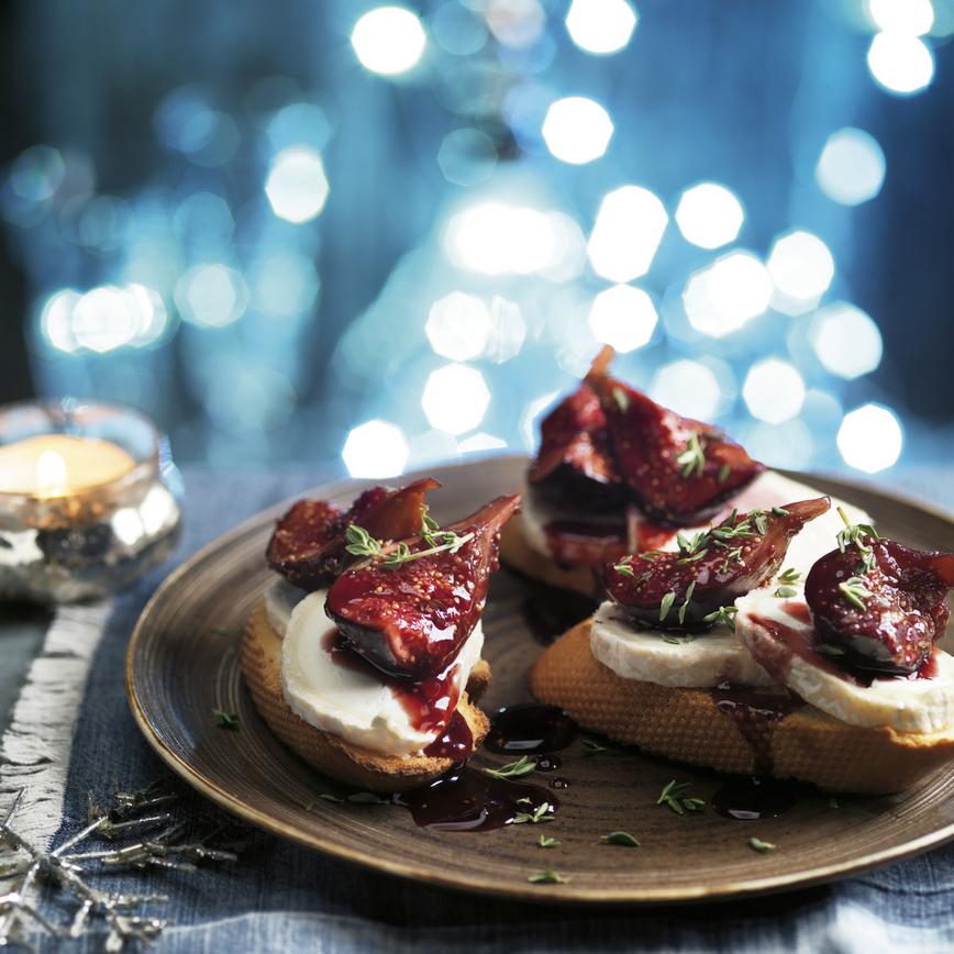 goats-cheese-tyme-scented-fig-toasts