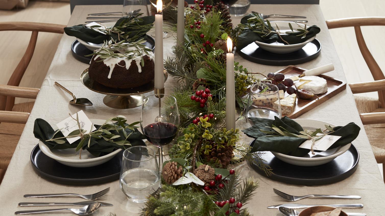 Christmas Table Decorating