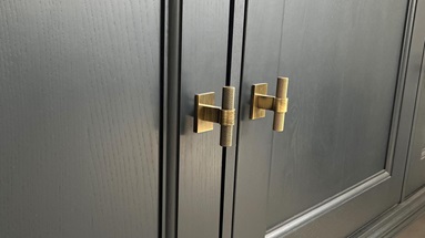 Living room handle wide shot