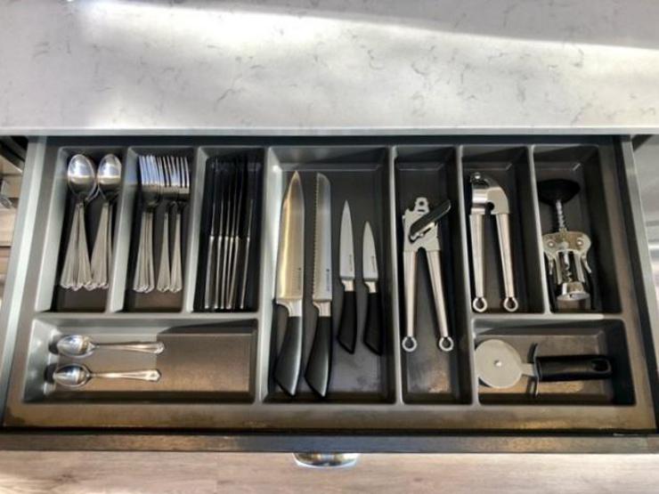 Cutlery tray