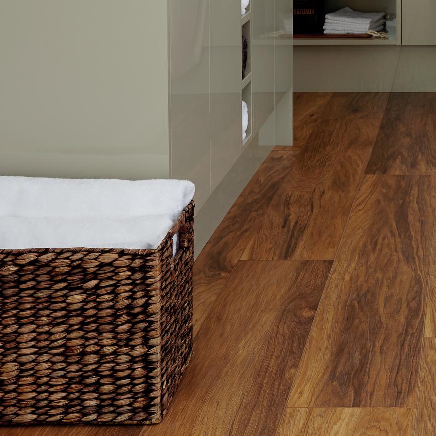 Howdens Professional Fast Fit V Groove Hickory Laminate Flooring 2.22m² ...
