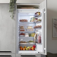 Lamona 70/30 Fridge Freezer in Hockley Concrete
