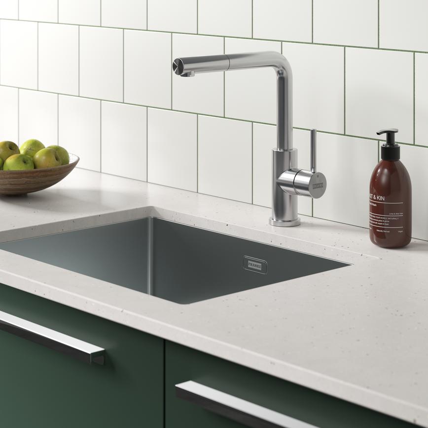 Franke Glenda Satin Stainless Steel Right  Angled Pull Out Kitchen Tap Featuring Hockley Fir Green