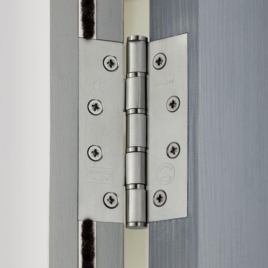 Door Hinge Buying Guide | Howdens
