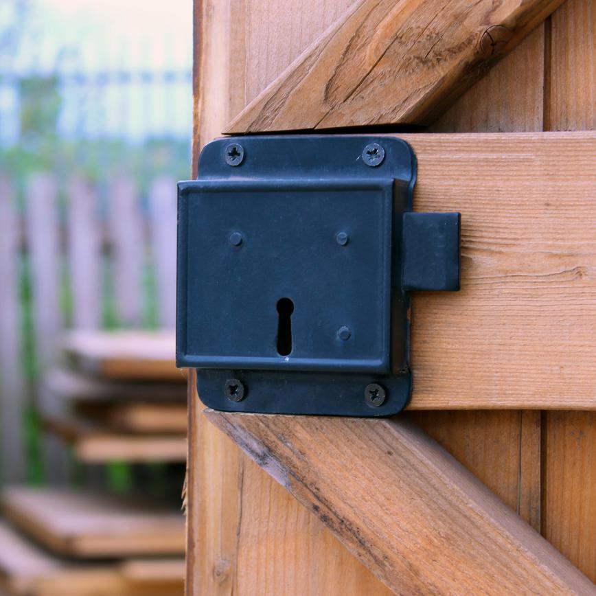 Black PZ2 Screw in uese on Gate Lock