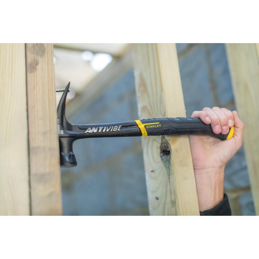 Stanley anti-vibe Claw Hammer 20oz Claw Nail Removal