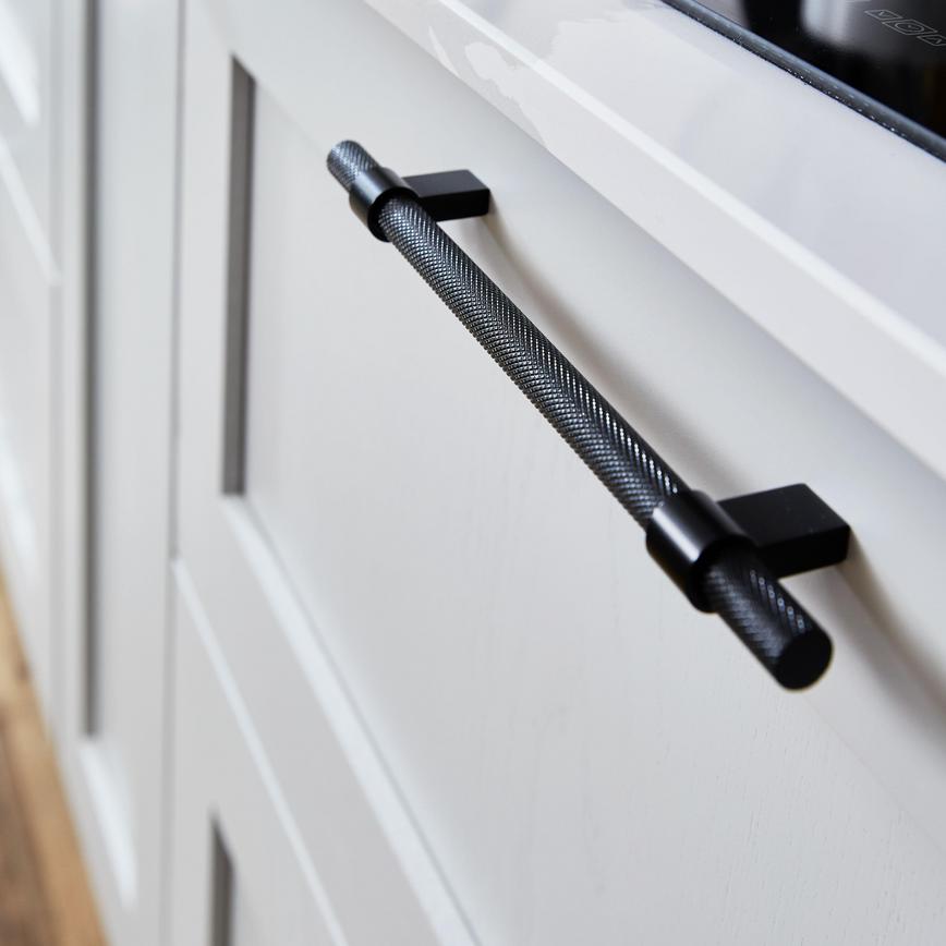 Knurled Brushed Blk T-Bar Handle