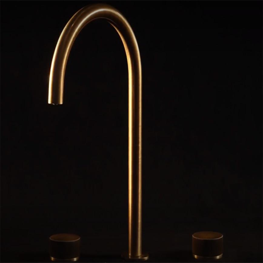 Corris Brushed Aged Brass Swan Neck Mixer Kitchen Tap Howdens