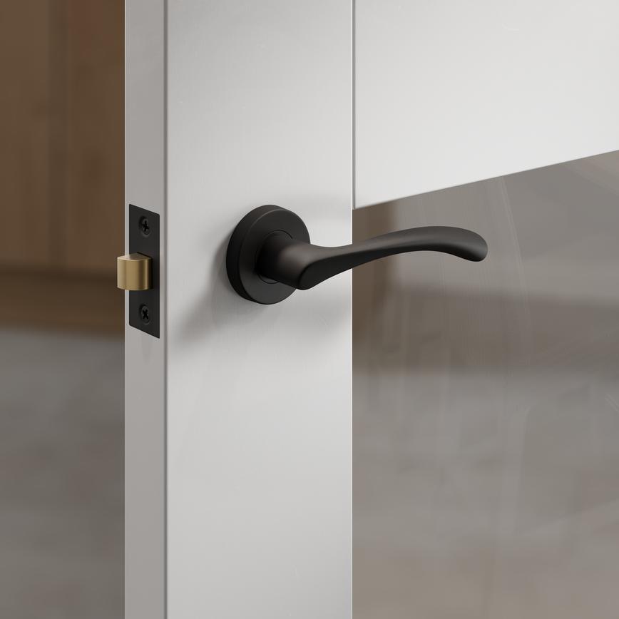 Garda Lever On Rose Matt Black Situational