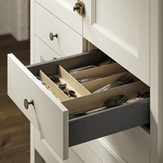 Elmbridge Porcelain Drawer Cameo