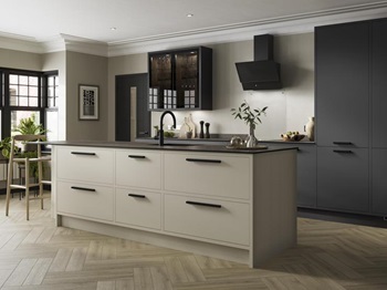 Hockley Super Matt Charcoal In-Frame Alt Angle Cameo