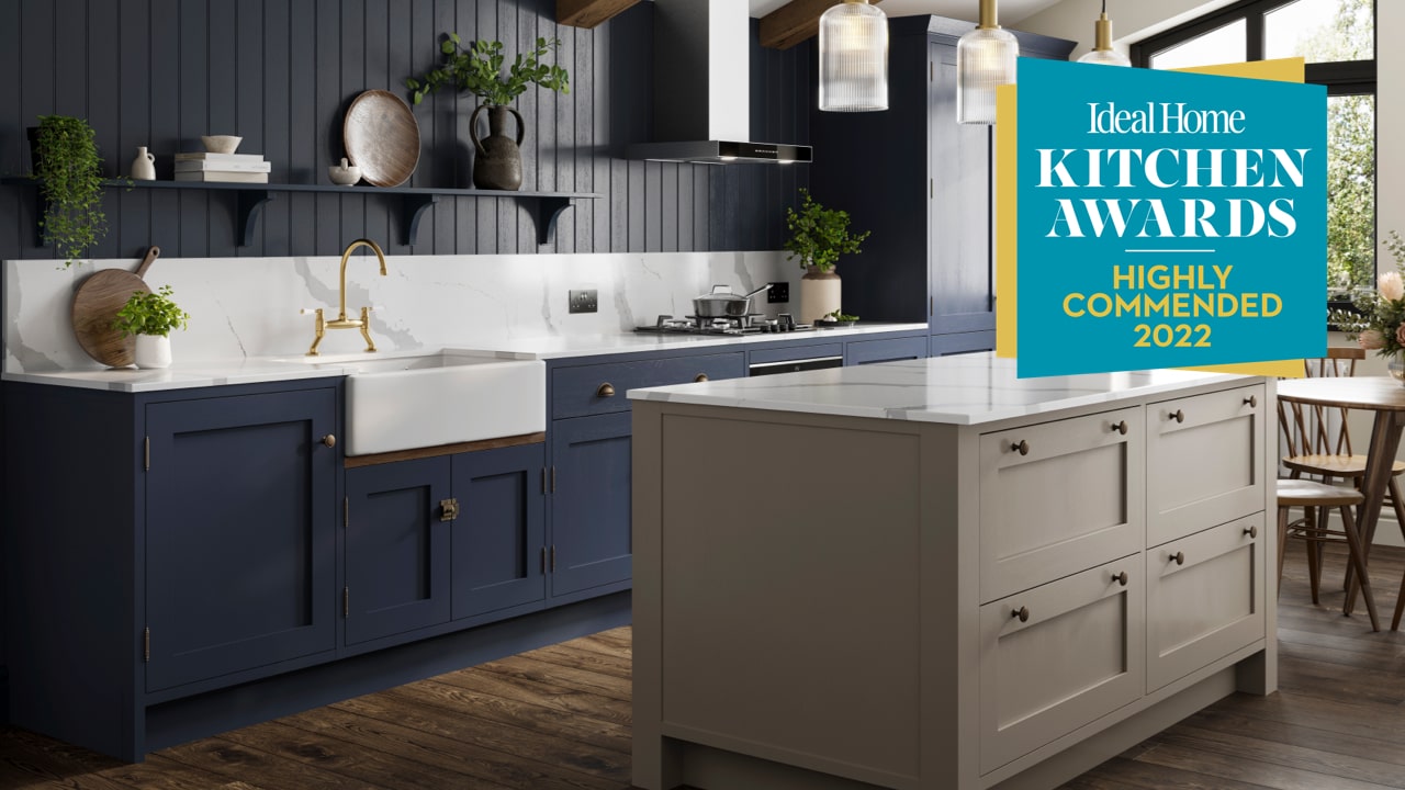 Chilcomb In-Frame Navy and Pebble Kitchen Set with Highly Commended Idea Home Kitchen Award 2022 logo