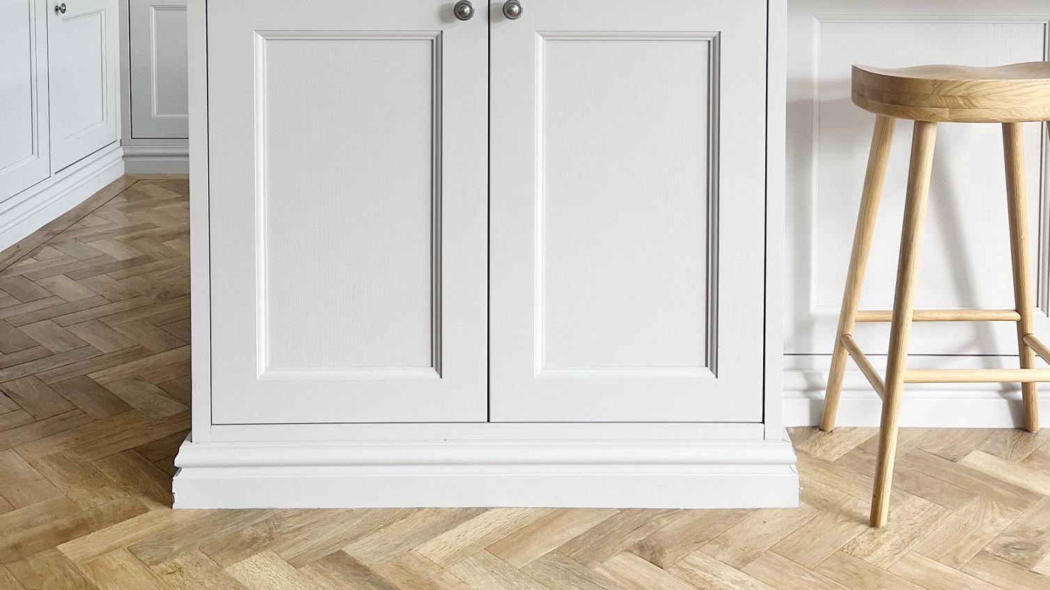 09 Decorative plinths