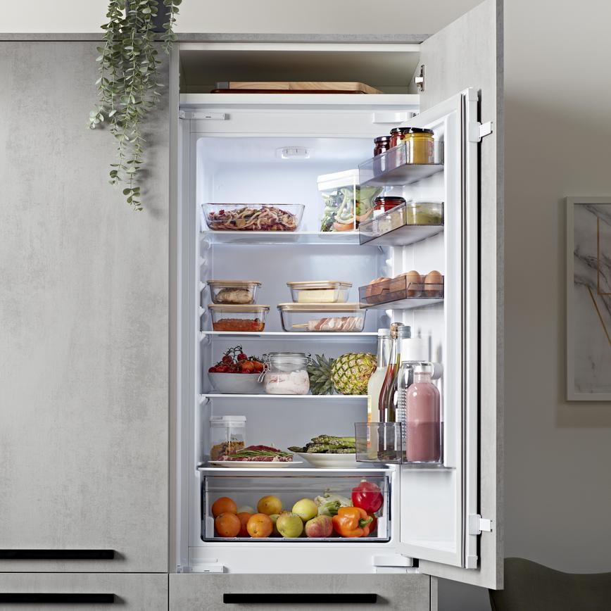 Lamona 70/30 Fridge Freezer in Hockley Concrete
