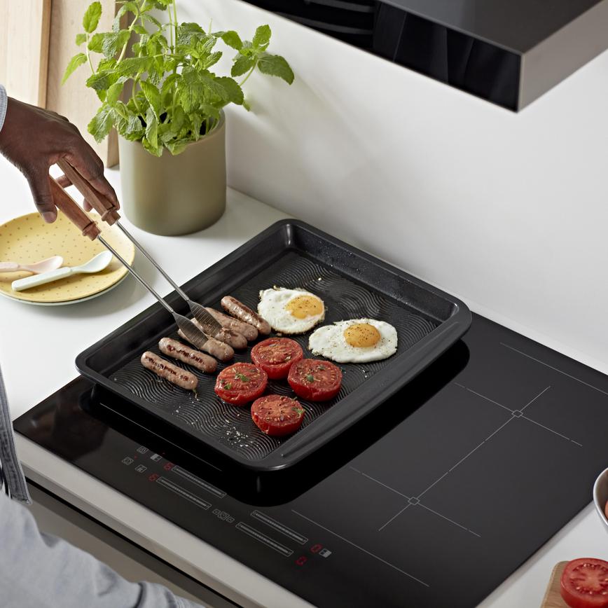 Lamona Bridging Induction Hob on Hockley Textures Dark Stone Handleless