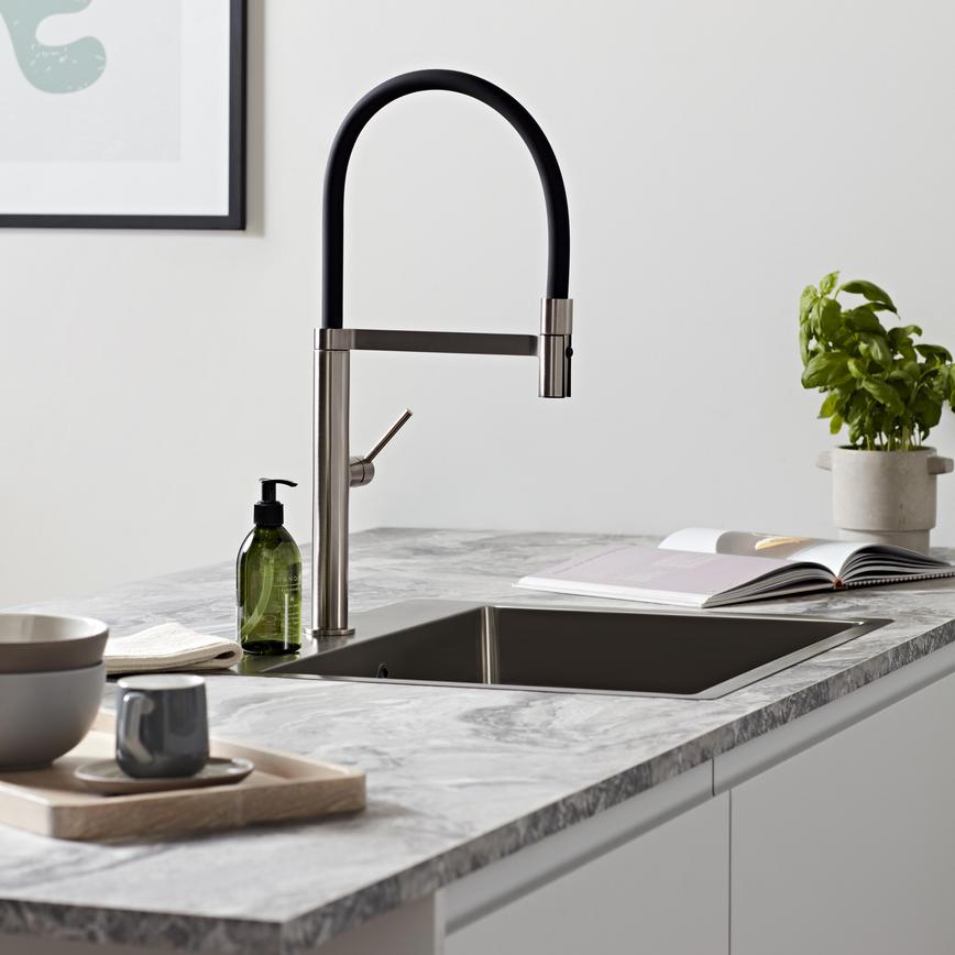 Blackwater Brushed Nickel Swan Neck Pull Out Tap In Howdens Kitchen