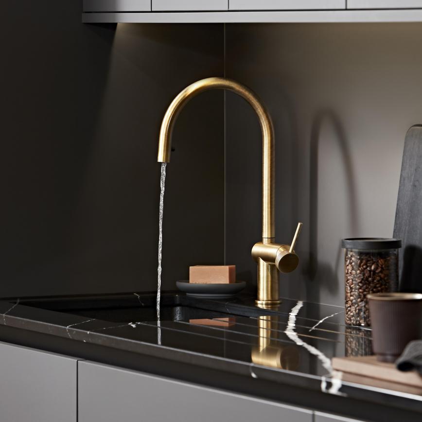 Porlock Brushed Aged Brass Swivel Pull Out Tap Water Running