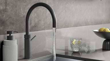 Quooker Fusion Black Tap running