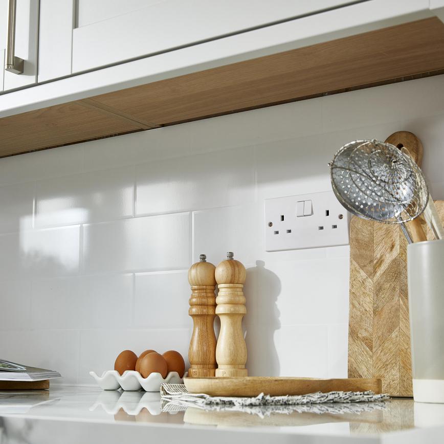 Gloss Metro Tile Backboard wide view