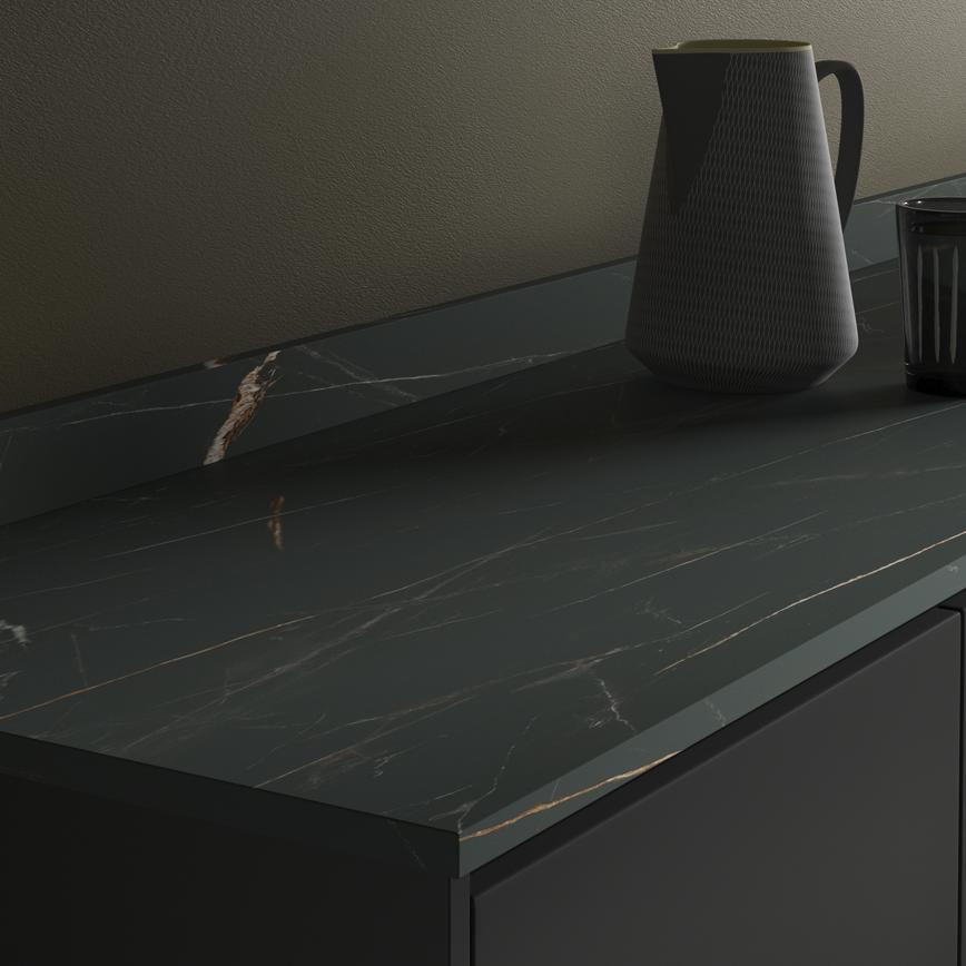 Black Marble Gold Vein Upstand Cameo