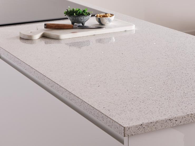 White Mirror Chip Quartz Worktop