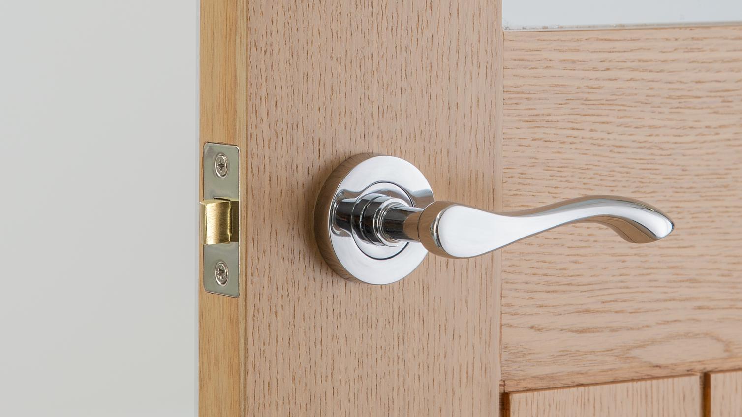 Fino Polished Chrome Rose Handle