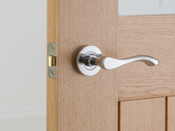 Fino Polished Chrome Rose Handle