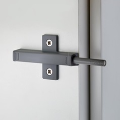 Magnetic push-open mechanism