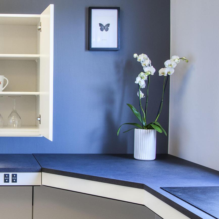 Ropox Lowering Wall Cab