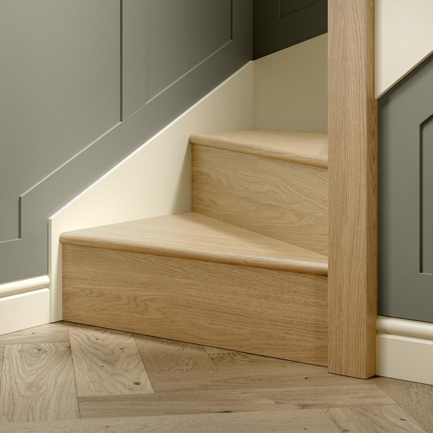 Howdens Oak Veneered Stair Cladding Tread with Reversible Riser