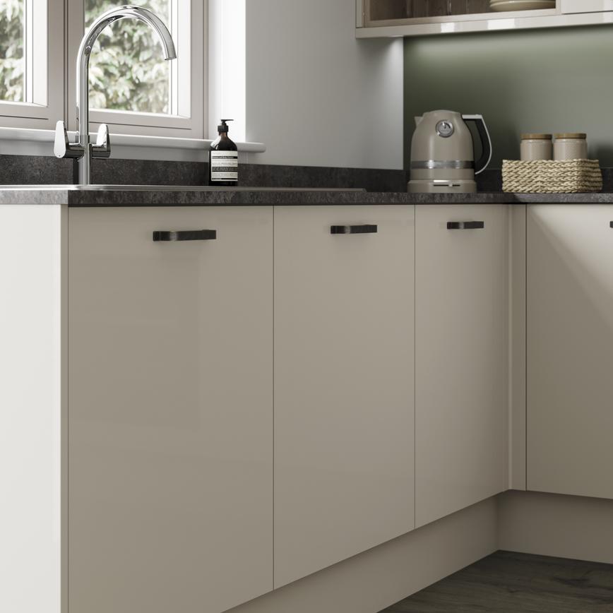 Greenwich Gloss Sandstone Frontal Cameo